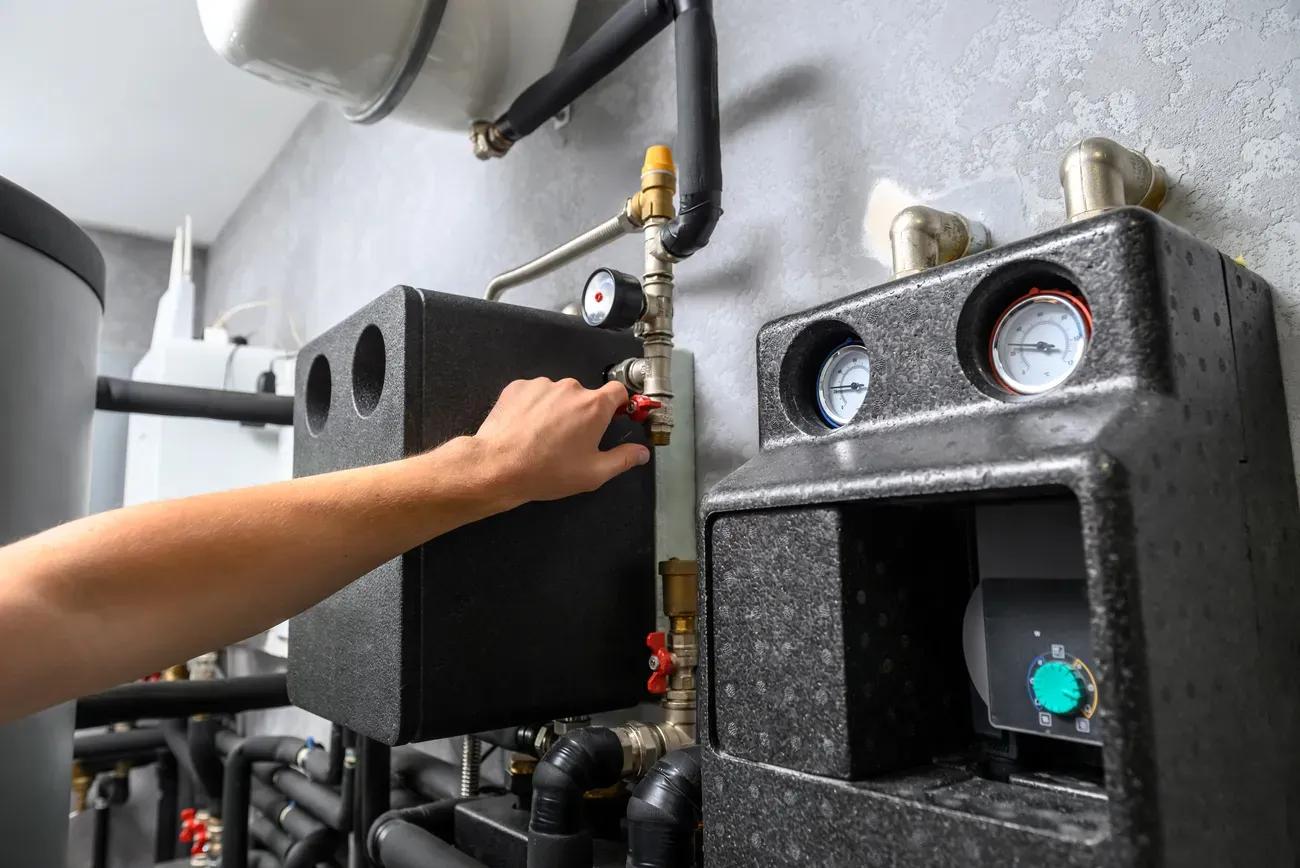 7 Early Warning Signs Your Furnace Needs Professional Help